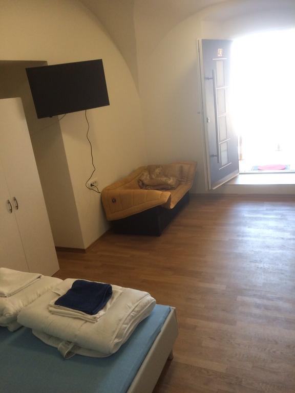 Central Antique Apartment Ljubljana